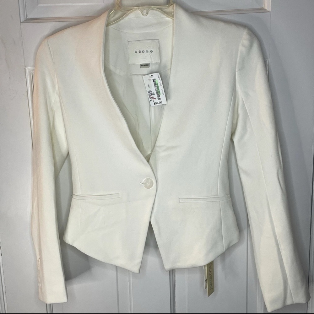 NWT white Glam BLANKNYC fitted collarless Blazer Size XS business casual jacket